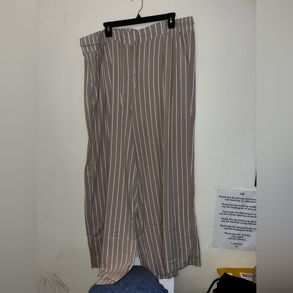 Wide leg pants